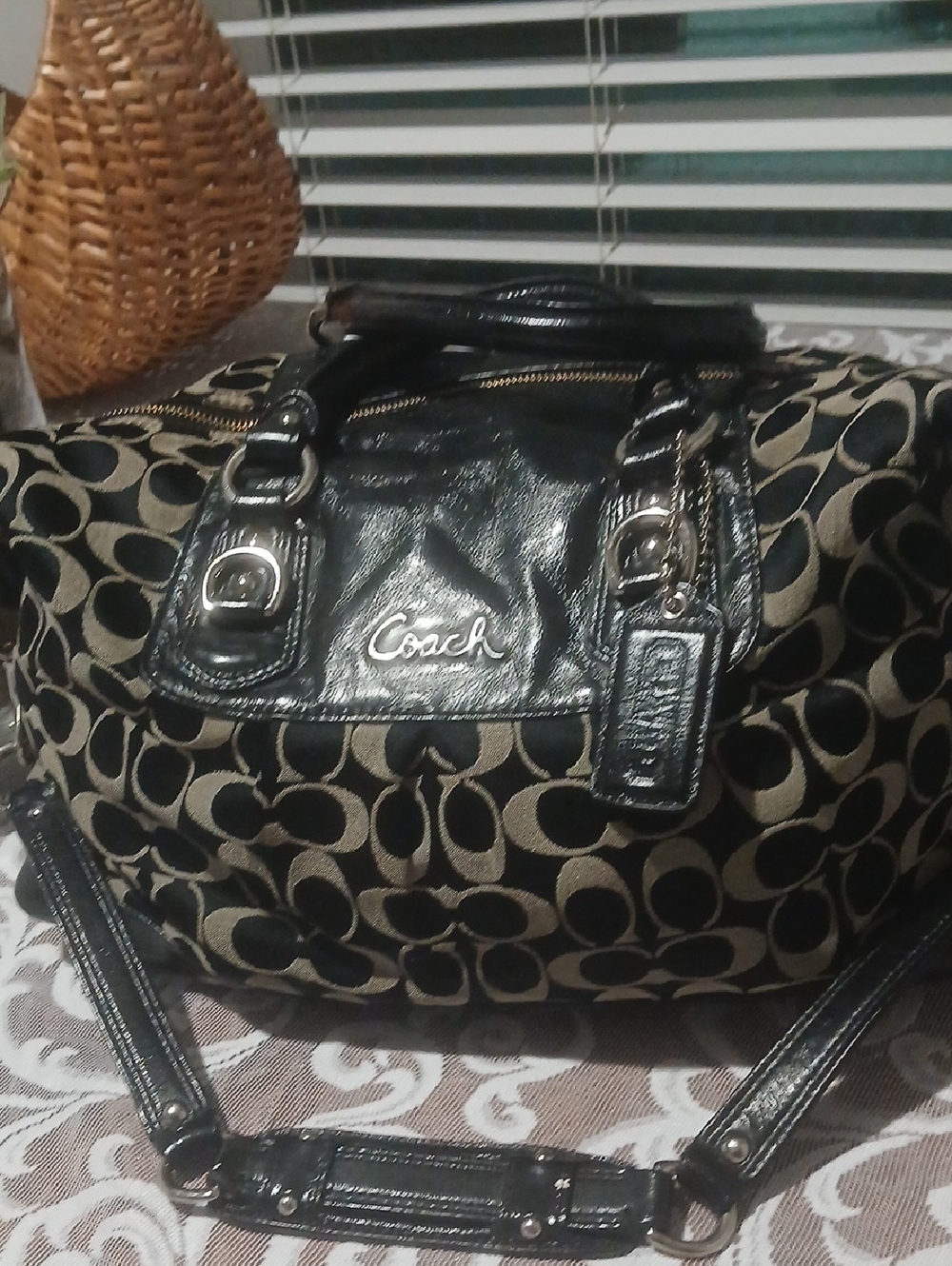 Vintage Coach Ashley Satchel Handbag.
